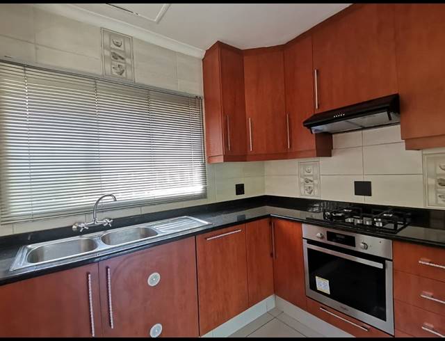 3 BEDROOM TOWNHOUSE FOR SALE IN BASSONIA